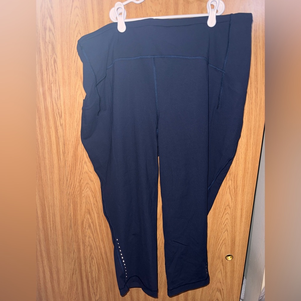 lululemon athletica Navy Blue Leggings with Reflective Logo - Picture 2 of 4